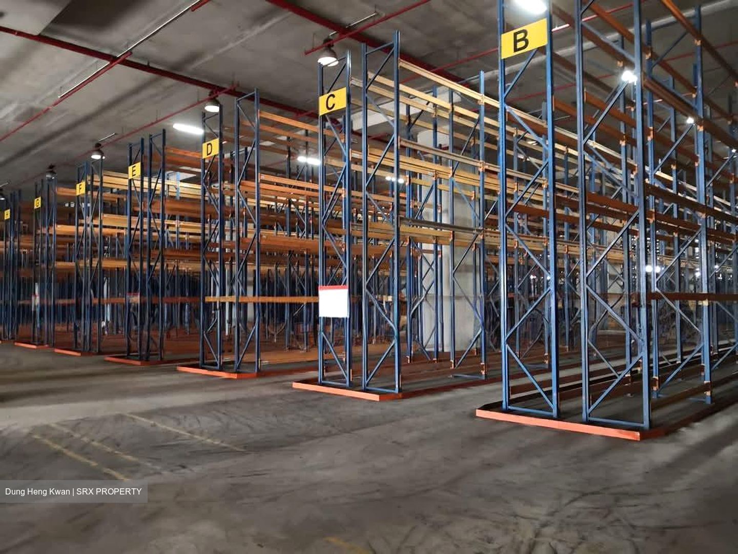 Jalan Buroh (D22), Warehouse #598099451